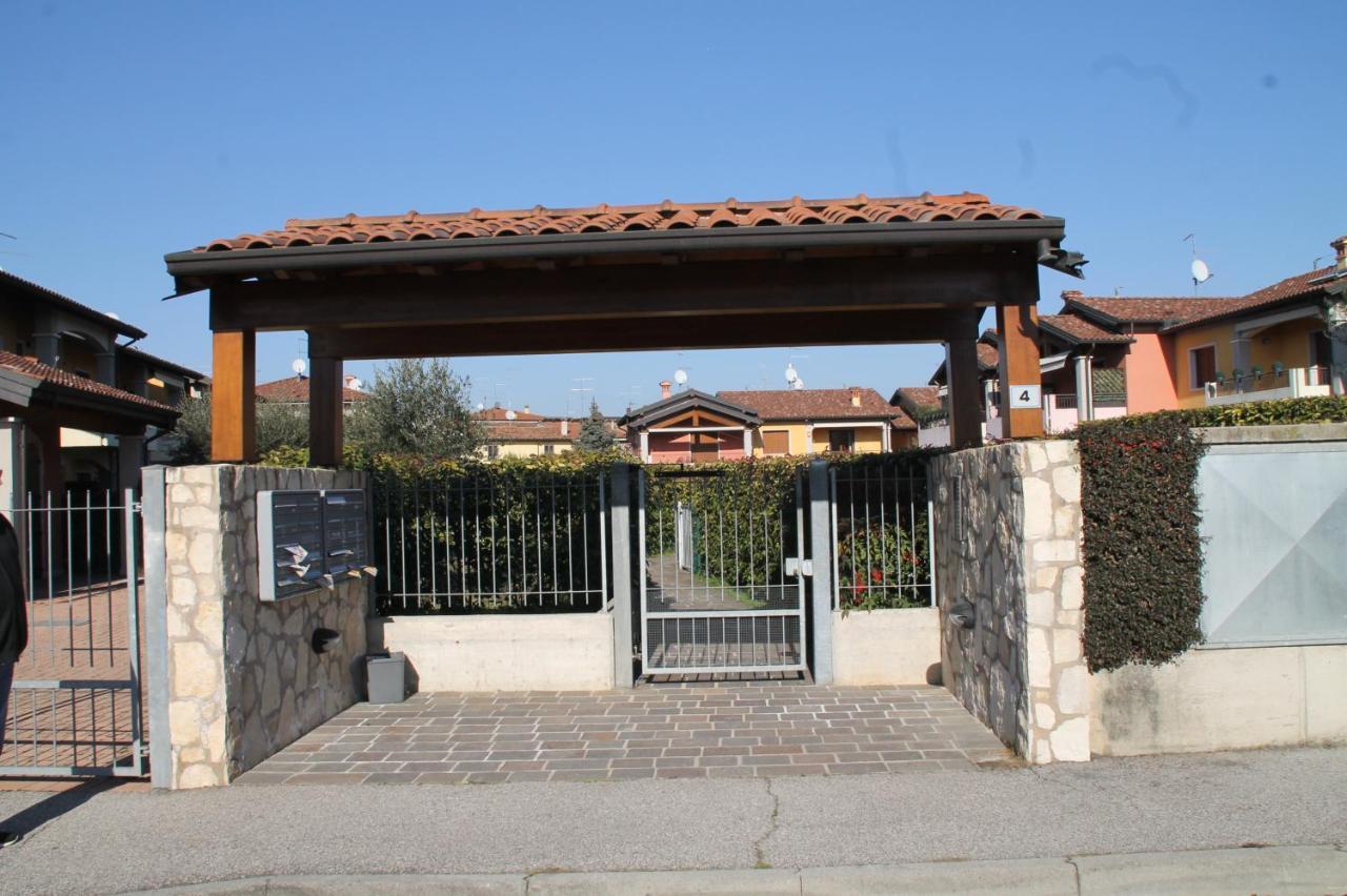 Casa Vacanze Da Riki Appartamento 1 佩斯基耶拉德加达 外观 照片